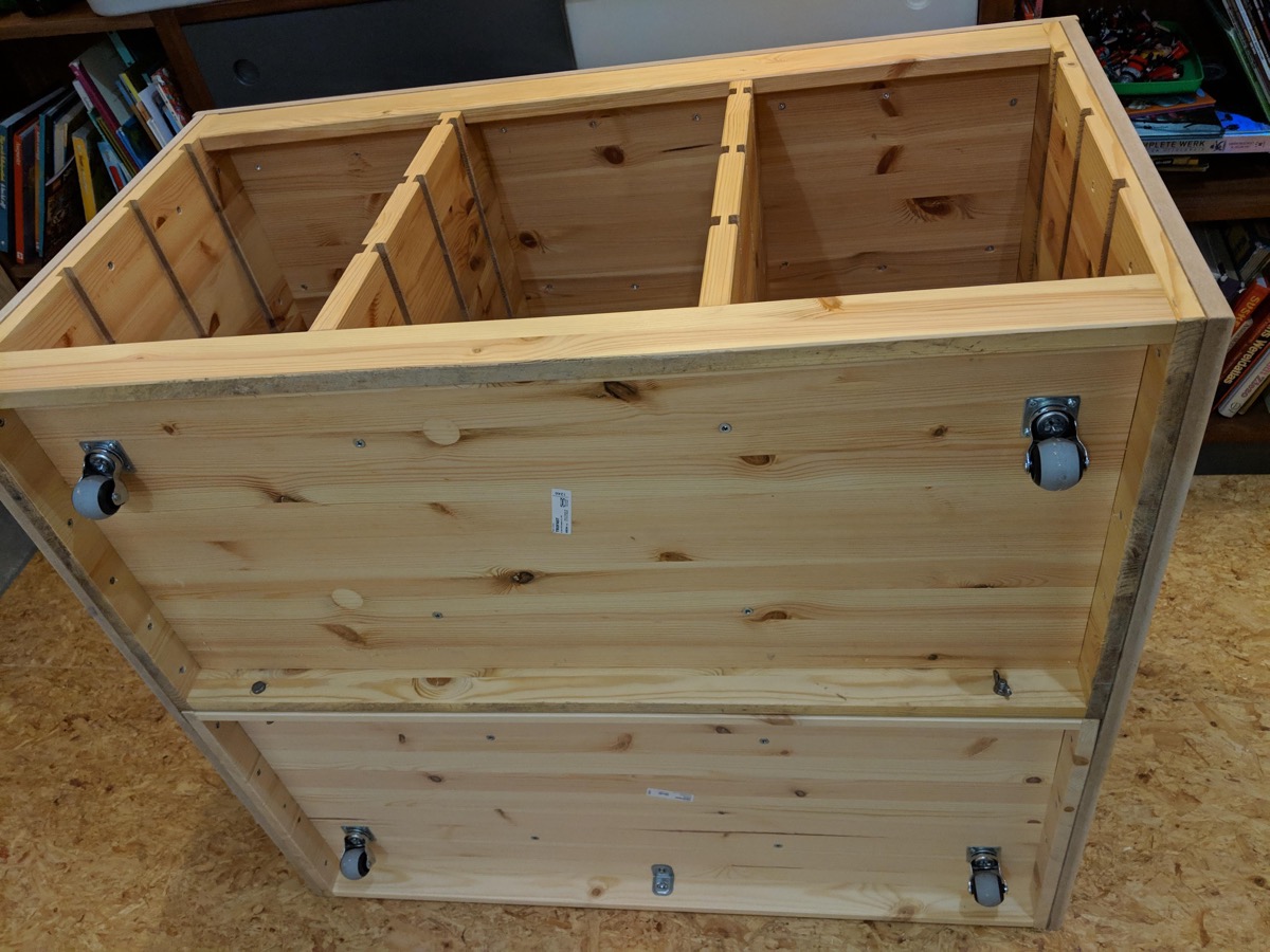 Lego table on wheels sales